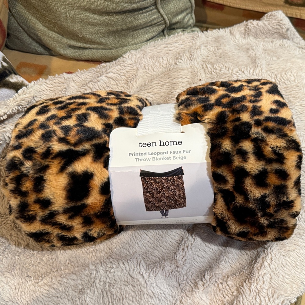 Leopard Patterned Throw BlanketLeopard faux Fur Throw Blanket Beige Soft